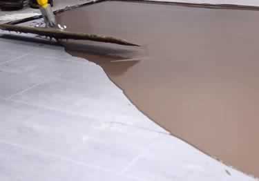 MAPEI&reg; Ultraplan&reg; Easy - Self-Leveling Underlayment Easy-Preparation