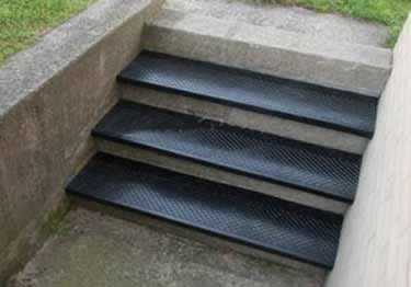 stair treads outdoor use