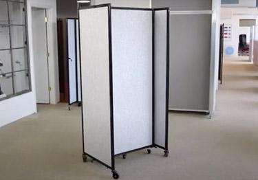 Foldable room divider