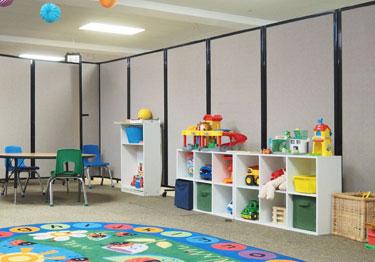 Foldable room divider