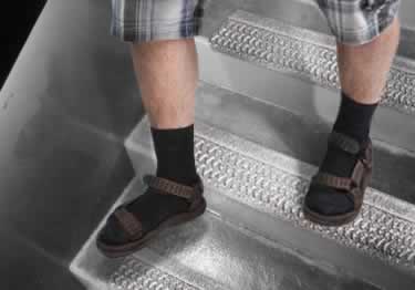 cast aluminum stair nosing
